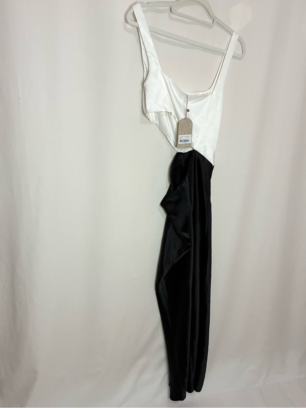 NEW. Meshki Gianna Two Tone Maxi Dress. NWT - Picture 7 of 13